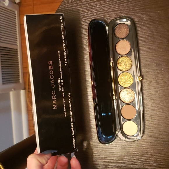 DISCONTINUED Marc Jacob's 860 extravagance! - Picture 1 of 13